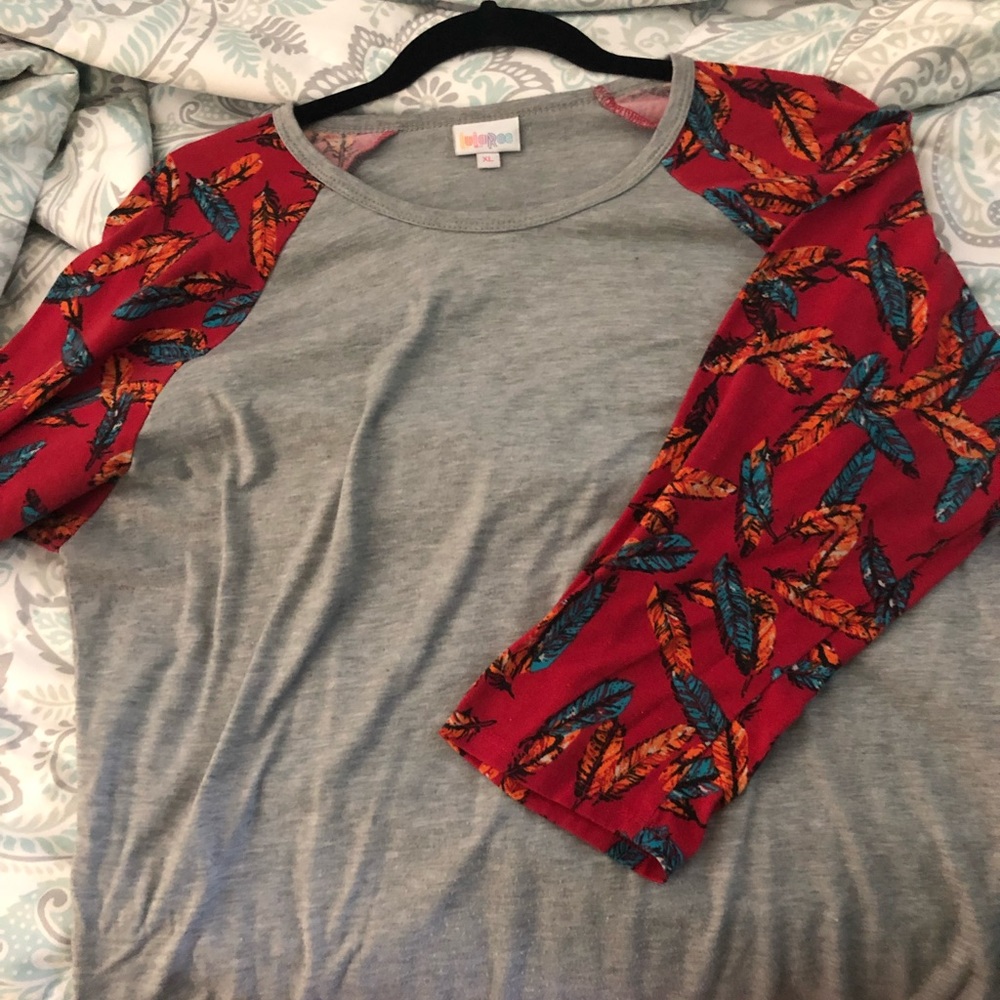 Lularoe randy tee